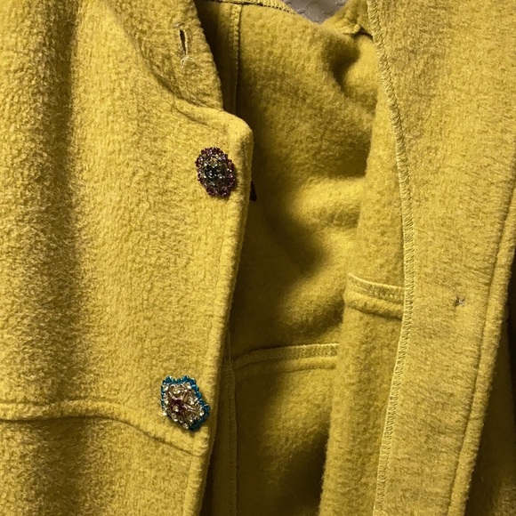 Woman’s who did trenchcoat - Picture 2 of 4